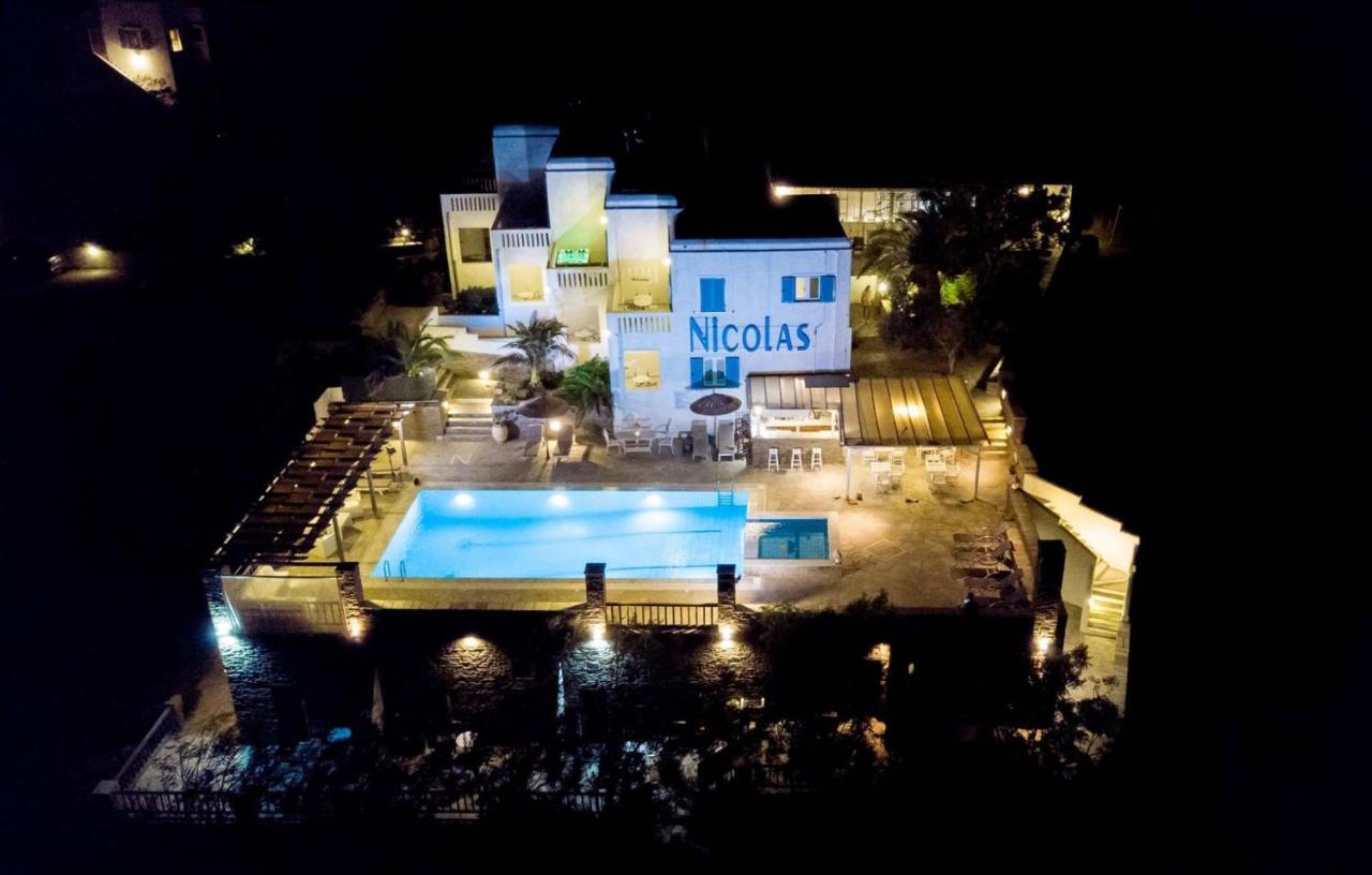 Nicolas Ormos  Dış mekan fotoğraf